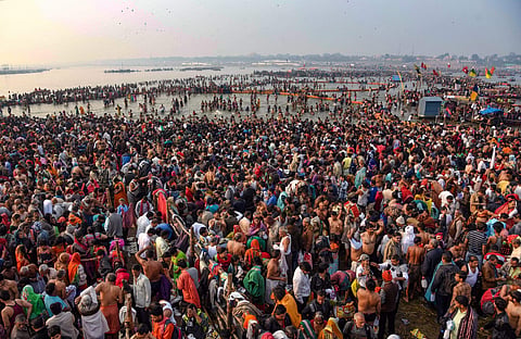 Mahashivratri: 80 lakh devotees take holy dip till late afternoon