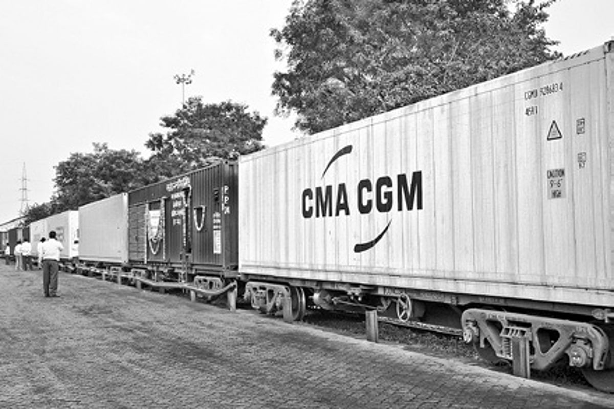 Refrigerated container train launched