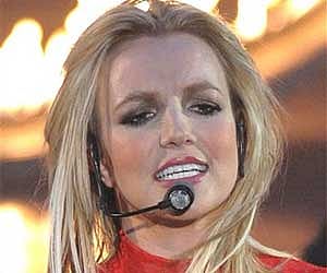 Britney gets more time with kids during world tour