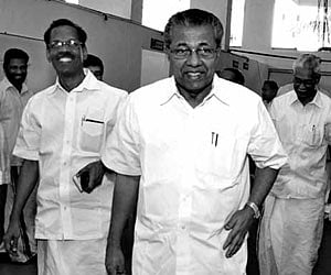 Retain Marad riots probe team: Pinarayi Vijayan