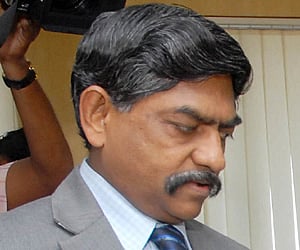 CBI court acquits top DRI officer Rajan of all bribery charges