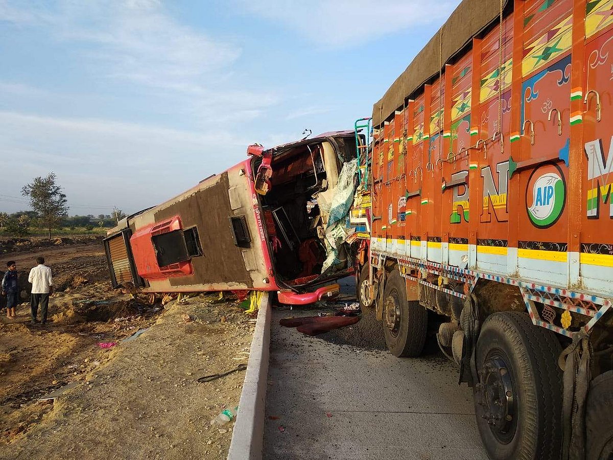 Three devotees killed after being hit by lorry near Virudhunagar, Tamil ...