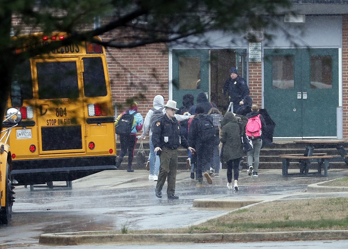 Two hurt, shooter dead at Maryland high school: Sheriff