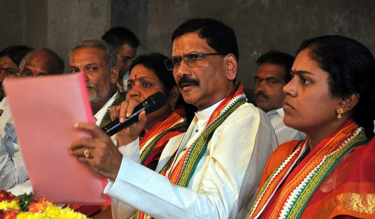 Shashidhar expelled day after meeting Shah