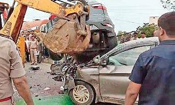 Three of BJP leader's family die in high-speed car accident in Hyderabad