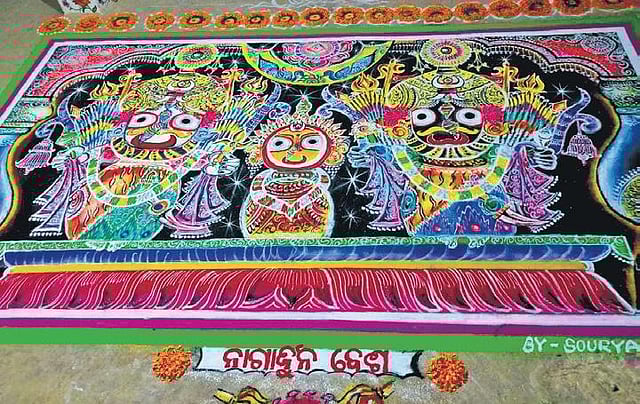 Youth’s rangoli on Nagarjuna Besha, social issues wins hearts