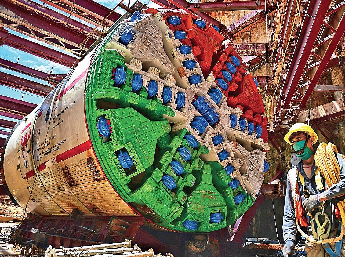 Metro TBMs wait for Chinese drill experts