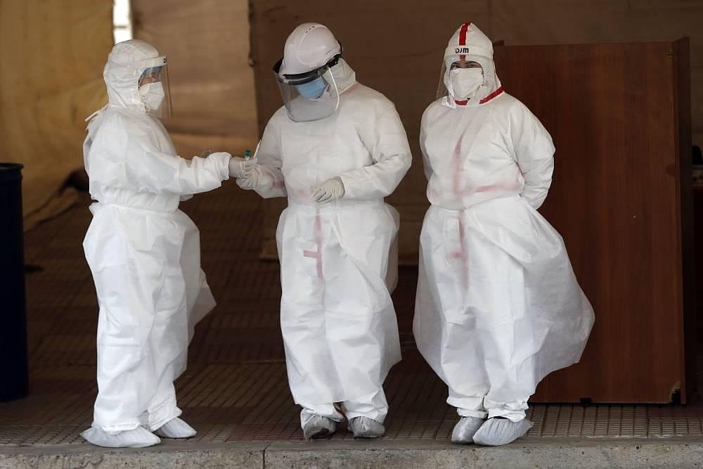 Nurses, female health care workers most at risk of distress during ...