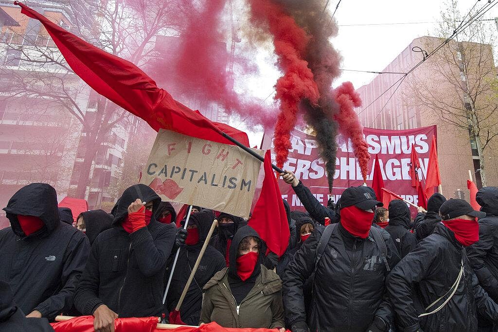 Over 50 police injured, 250 detained in Berlin May Day riots