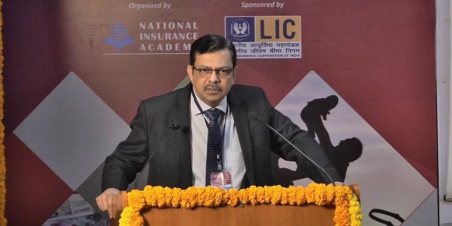Government extends retirement age of LIC chairman to 62 years