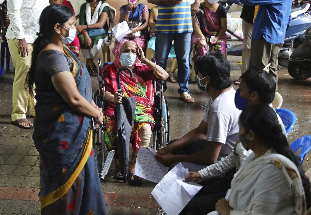 COVID-19: Mumbai civic body decides to post cops at entrance of sealed ...
