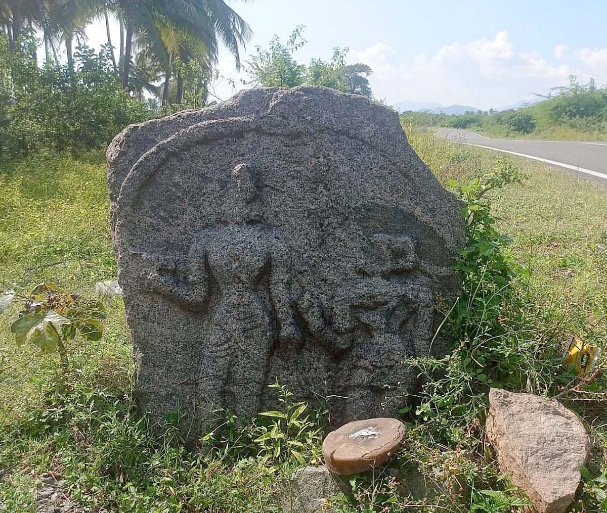 Rare Chola-era hero stone found in Harur