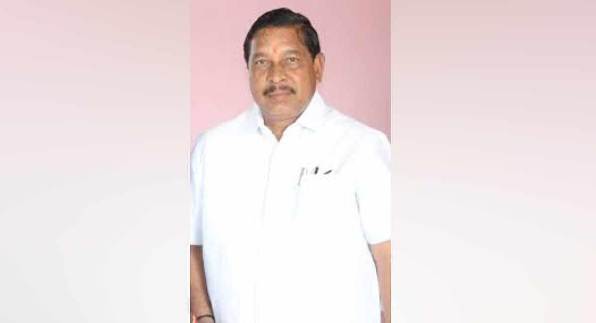 Cadre in a fix as two BRS leaders tread own path