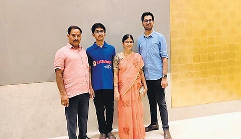 Hyderabad boy tops JEE Advanced; 6 from Telangana, AP in top 10