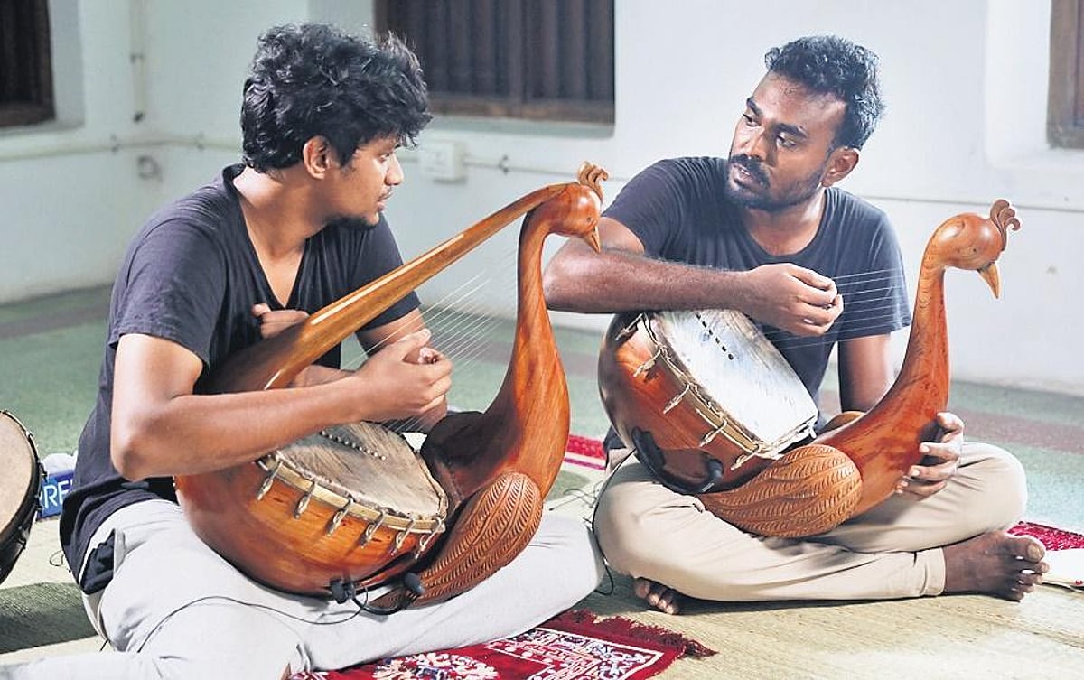 A sound revival of old musical instruments