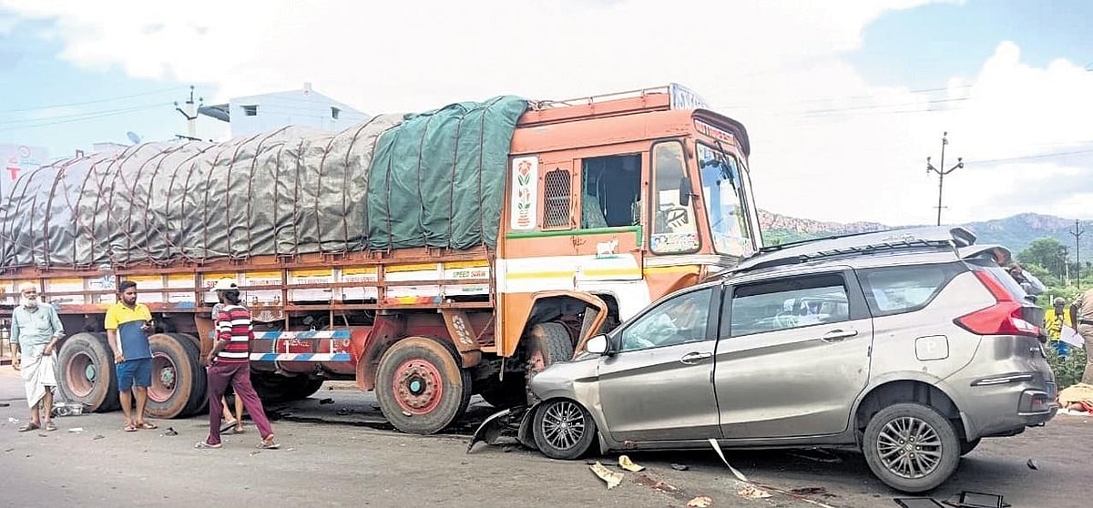 Six people killed as car collides with truck in Tirupati