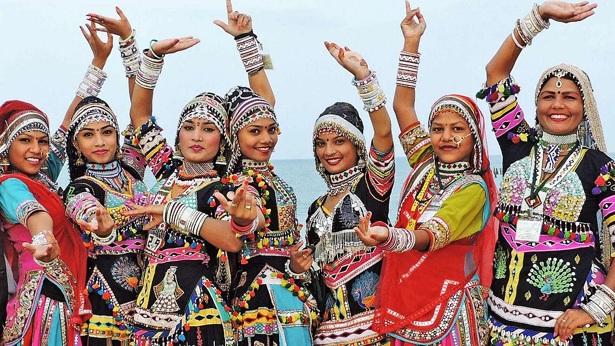 Folk Artists Throng Karaikal Beach For Puducherry s Two day Cultural folk-artists-throng-karaikal-beach-for-puducherry-s-two-day-cultural