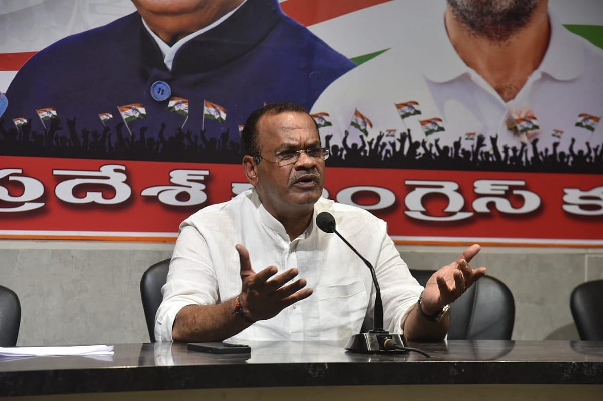Govt employees suffering under BRS rule, says Congress leader Venkat Reddy