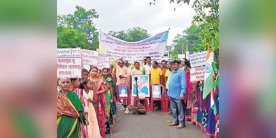 NH-49 blocked over demand to divide Lakhanpur block in Odisha