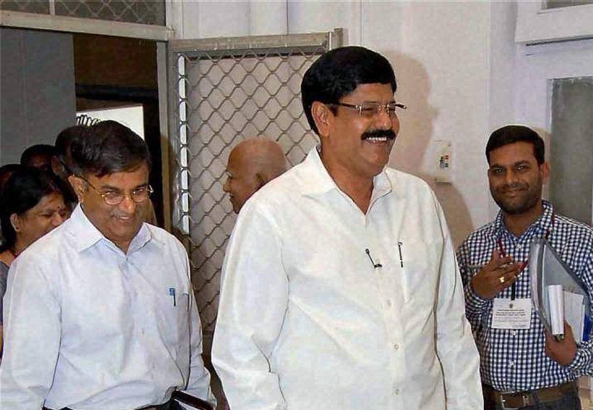 Anam Ramanarayana Reddy vs Mekapati Vikram Reddy likely in Atmakur