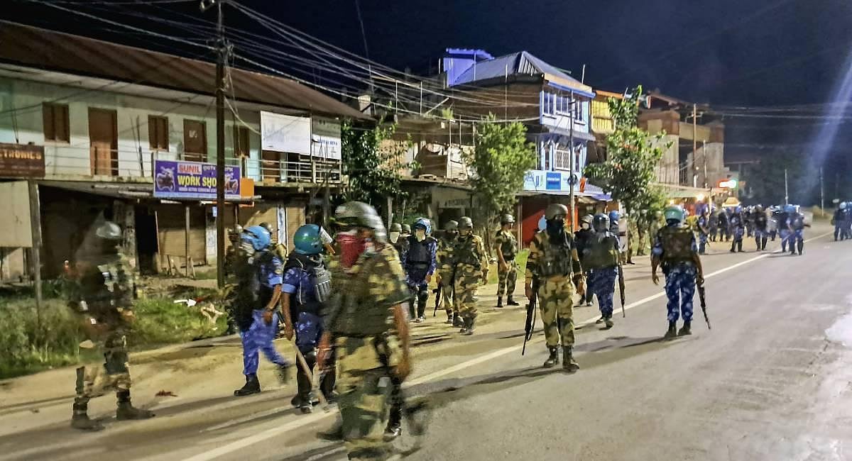 Imphal In Morning Situation in Imphal valley tense, mob attacks CM Biren's ancestral ...