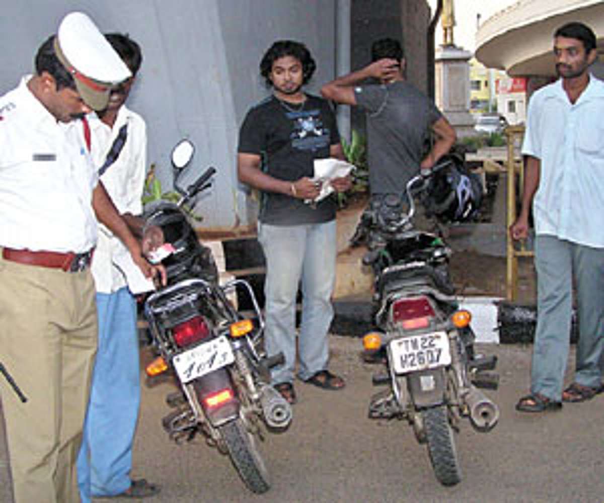 Counterfeit Number Plates Lack Safety Features Like HSRP Plates Says Counterfeit number plates lack safety features like hsrp plates says