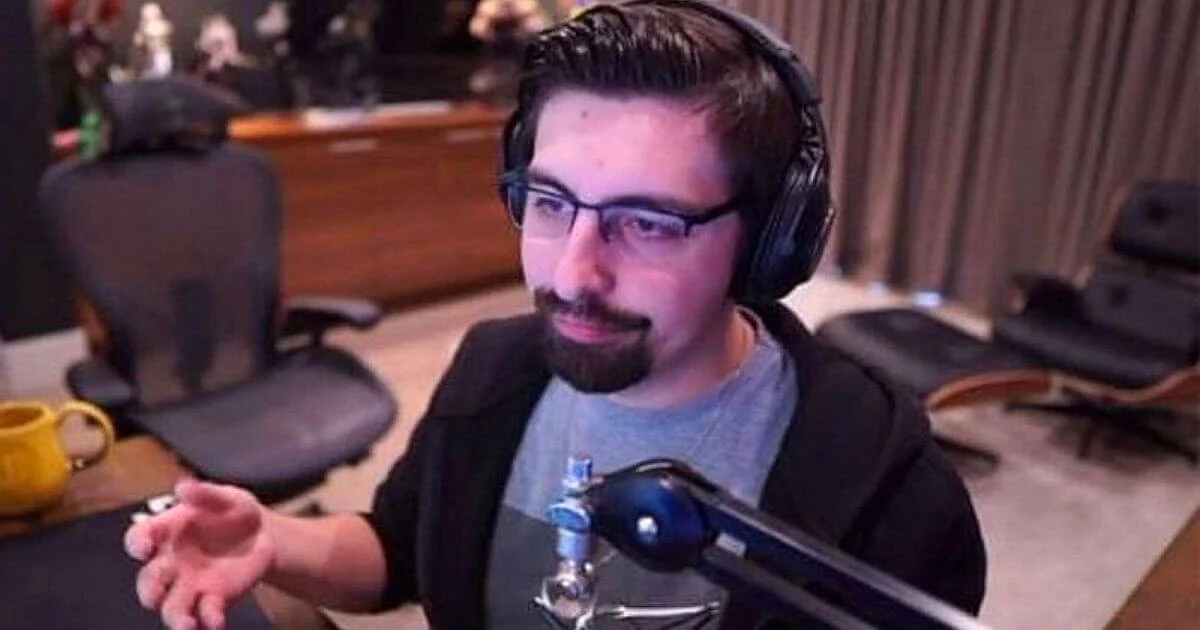 <div class="paragraphs"><p>Shroud Streams CSGO, Quits To Play Valorant After DDoS Attack Crashes Server</p></div>