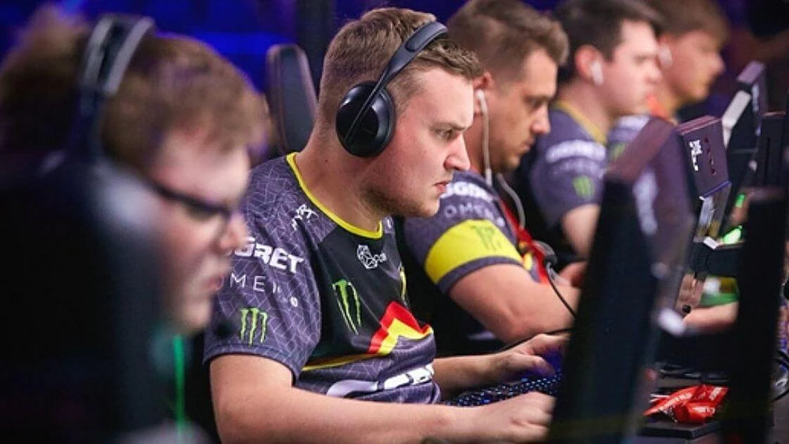 <div class="paragraphs"><p>Popular Russian Rapper Plans To Create CS:GO Team, Allegedly Invites Flamie</p></div>