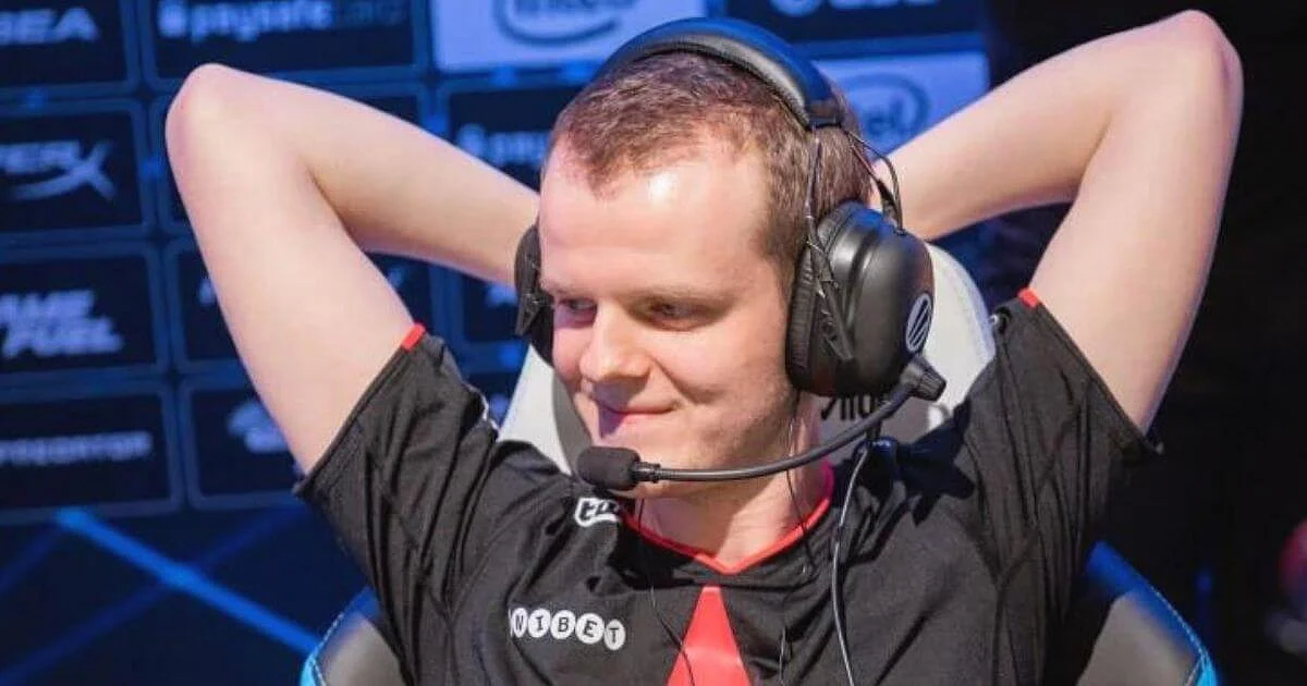 <div class="paragraphs"><p> Xyp9x Wins 1v2 Clutch With A 200 IQ Bait On Overpass</p></div>