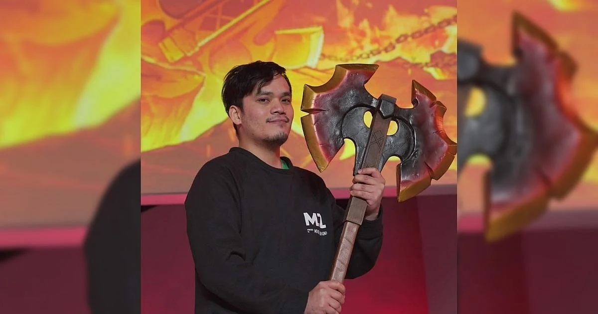 <div class="paragraphs"><p>Papadom with TNC Predator at the MDL Chengdu Major</p></div>