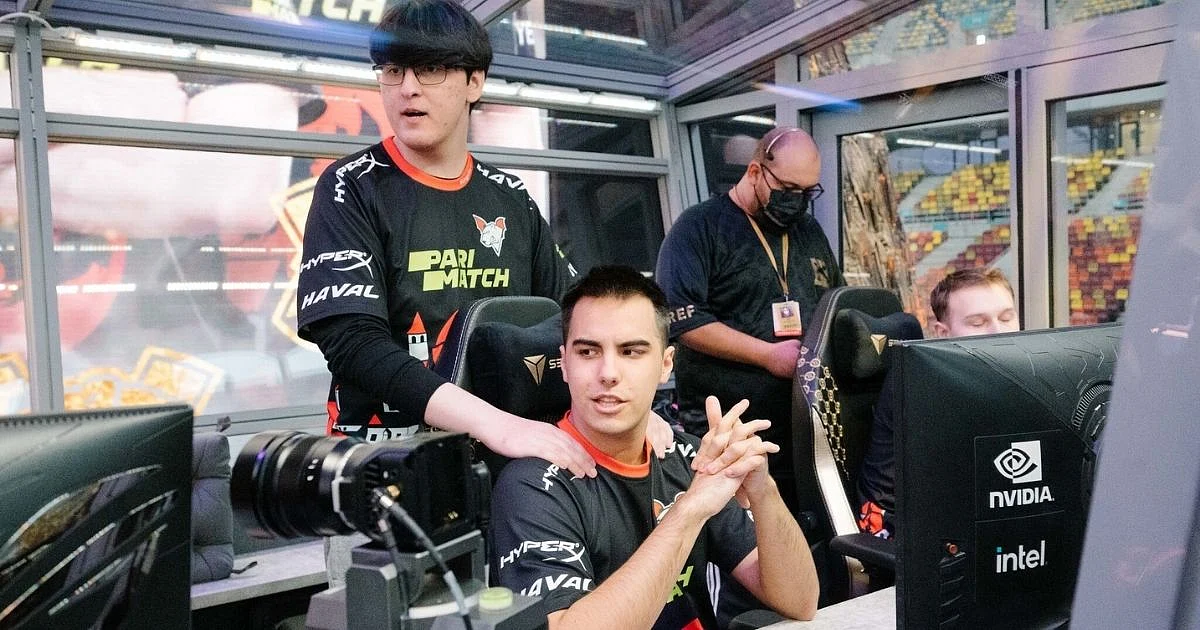 <div class="paragraphs"><p>DM and Illias with Virtus.pro at TI10</p></div>