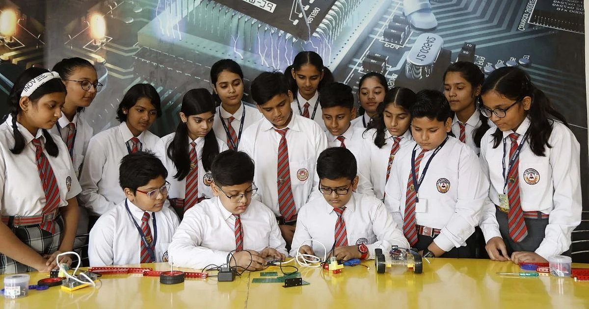<div class="paragraphs"><p>Indian School with Esports</p></div>