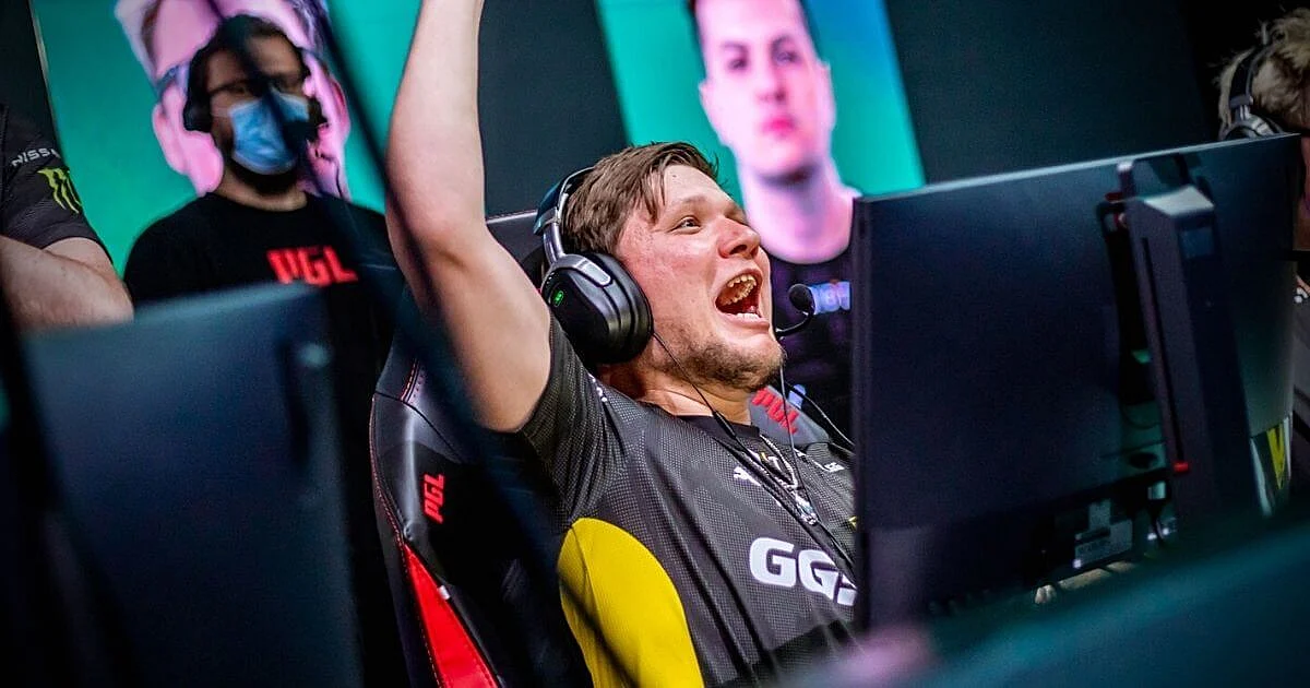 <div class="paragraphs"><p>S1mple Gives A Priceless Gift To Popular Russian Rapper Kizaru</p></div>