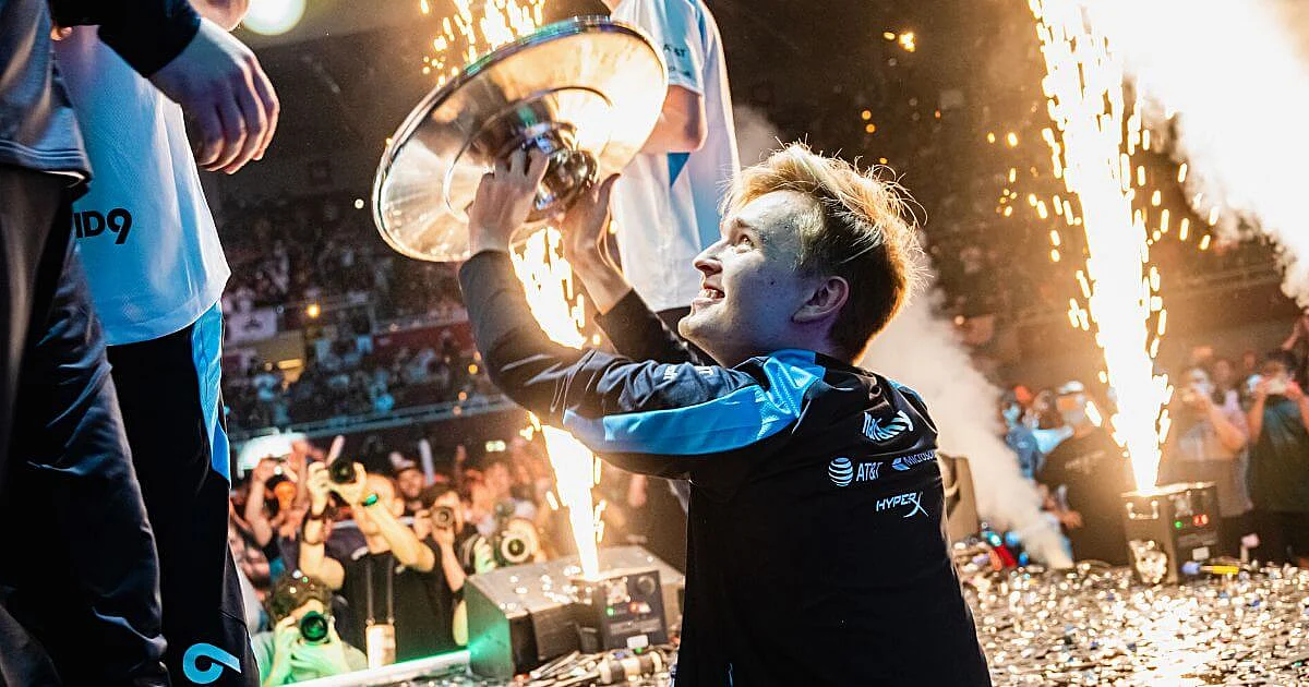 <div class="paragraphs"><p>Ax1Le Talks About The Future Of Cloud9 CS:GO Roster</p></div>