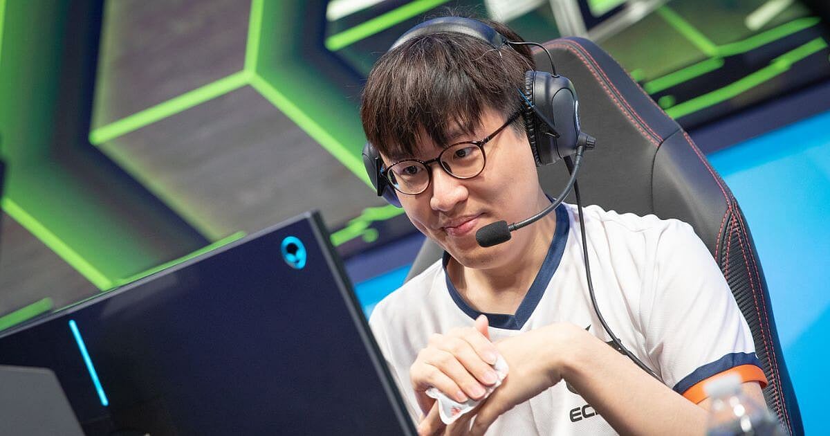<div class="paragraphs"><p>League of Legends streamer and former pro player Rush wants to say "AD gap" to Deft when he finally loses in the LCK</p></div>