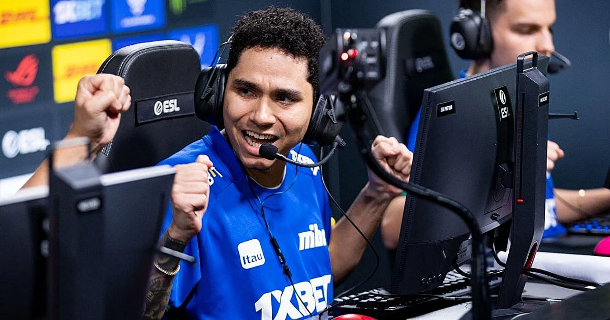 <div class="paragraphs"><p>HEN1 Uses Teammate Monitor As CS:GO Crashes Mid-Round</p></div>