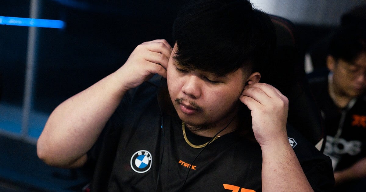 <div class="paragraphs"><p>Fnatic Jaunuel at boot camp</p></div>