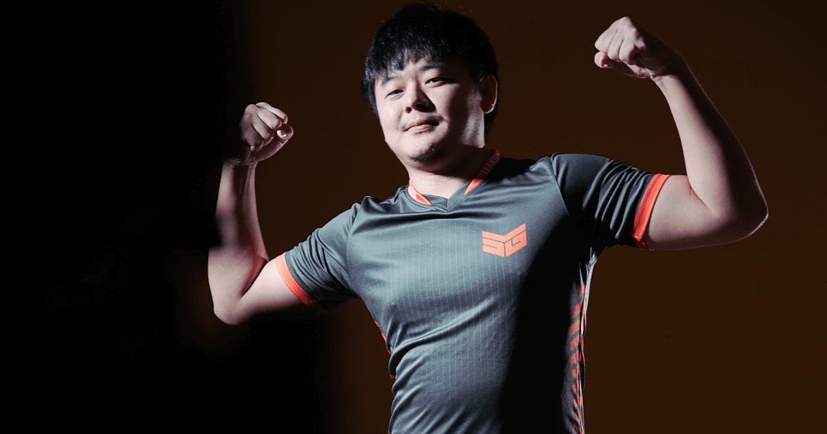 <div class="paragraphs"><p>Team SMG's Midone at Gamers Galaxy</p></div>