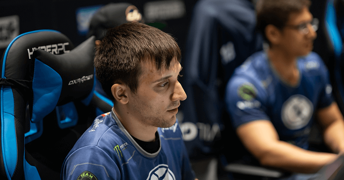<div class="paragraphs"><p>Arteezy at Epicenter</p></div>