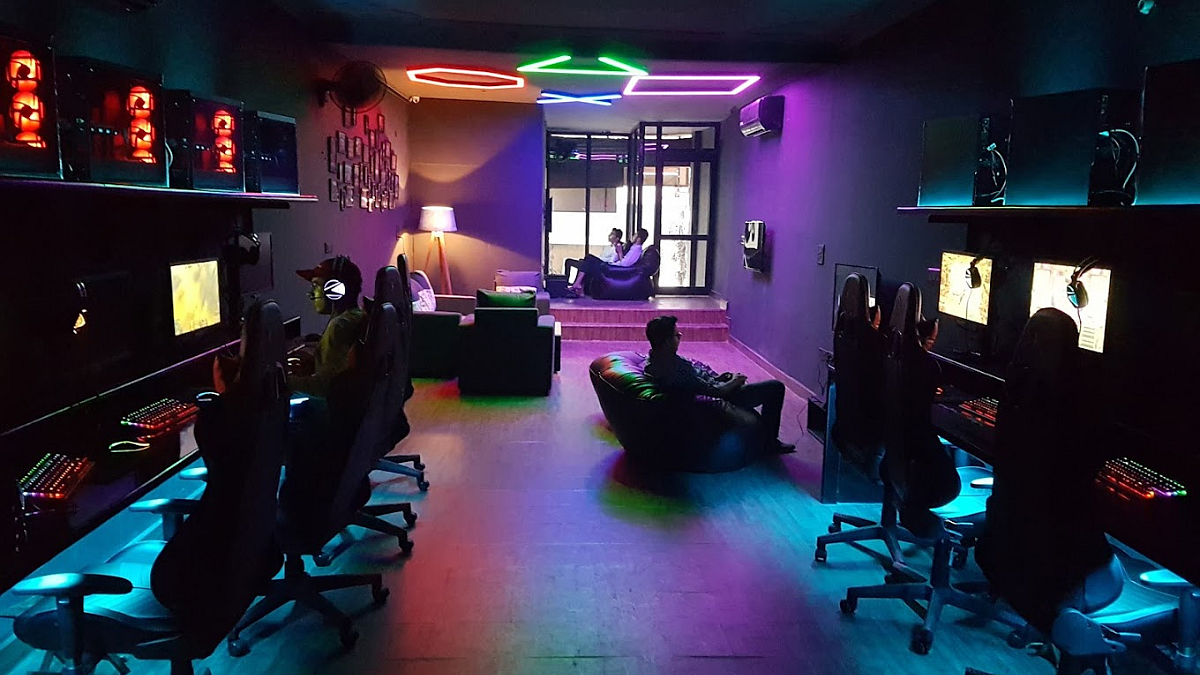 <div class="paragraphs"><p>The Evolution of Gaming Cafes in India</p></div>