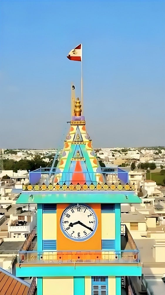 Asia Richest Village Madhapur|भारतातील असं एक गाव जेथे आहेत जगभरातील ...