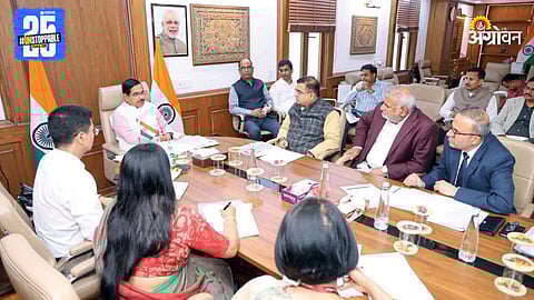 Marketing Minister Jayakumar Rawal and Agriculture Minister Manikrao Kokate