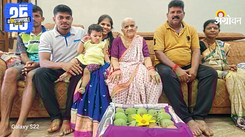 Prakash Shirsekar and their Family
