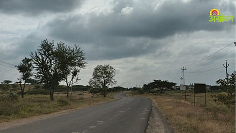 Impact of cloudy weather on onion and wheat crops in Maharashtra 2026