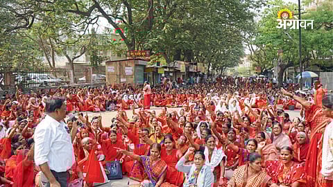 Anganwadi workers demand government employee status