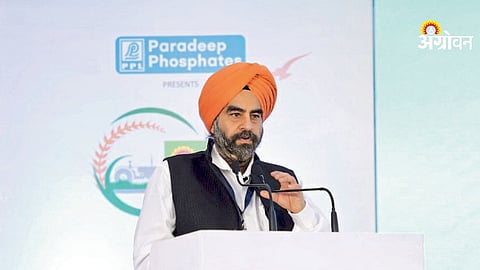 AI and IoT in agriculture for precision crop management