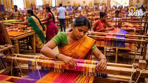 Divisional handloom fabric competition in Solapur