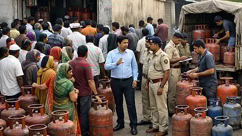 Strict Action Ordered Against Illegal LPG Supply in Solapur