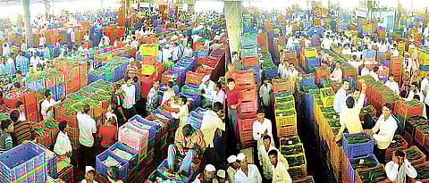 जीवनावश्‍यक वस्तू कायद्यात दुरुस्तीचा निर्णय; मुक्तशेतीमाल विक्री, किमान दराची हमी देणारे वटहुकूमही जारी