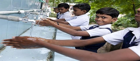 जेवणापूर्वी हात स्वच्छ धुवावेत. त्यामुळे आजार टाळणे शक्य होते.